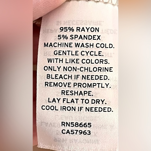 Halogen Women's Long Sleeve Beige Top Size Small Unhemmed Bottom Hi Lo Comfort - Picture 11 of 11